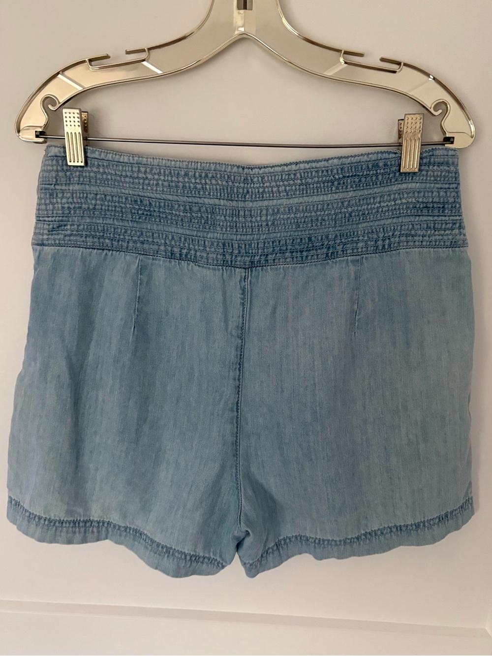 Anthropologie Light Blue Smocked Waist Denim Shorts - Size 8 - Picture 10 of 10